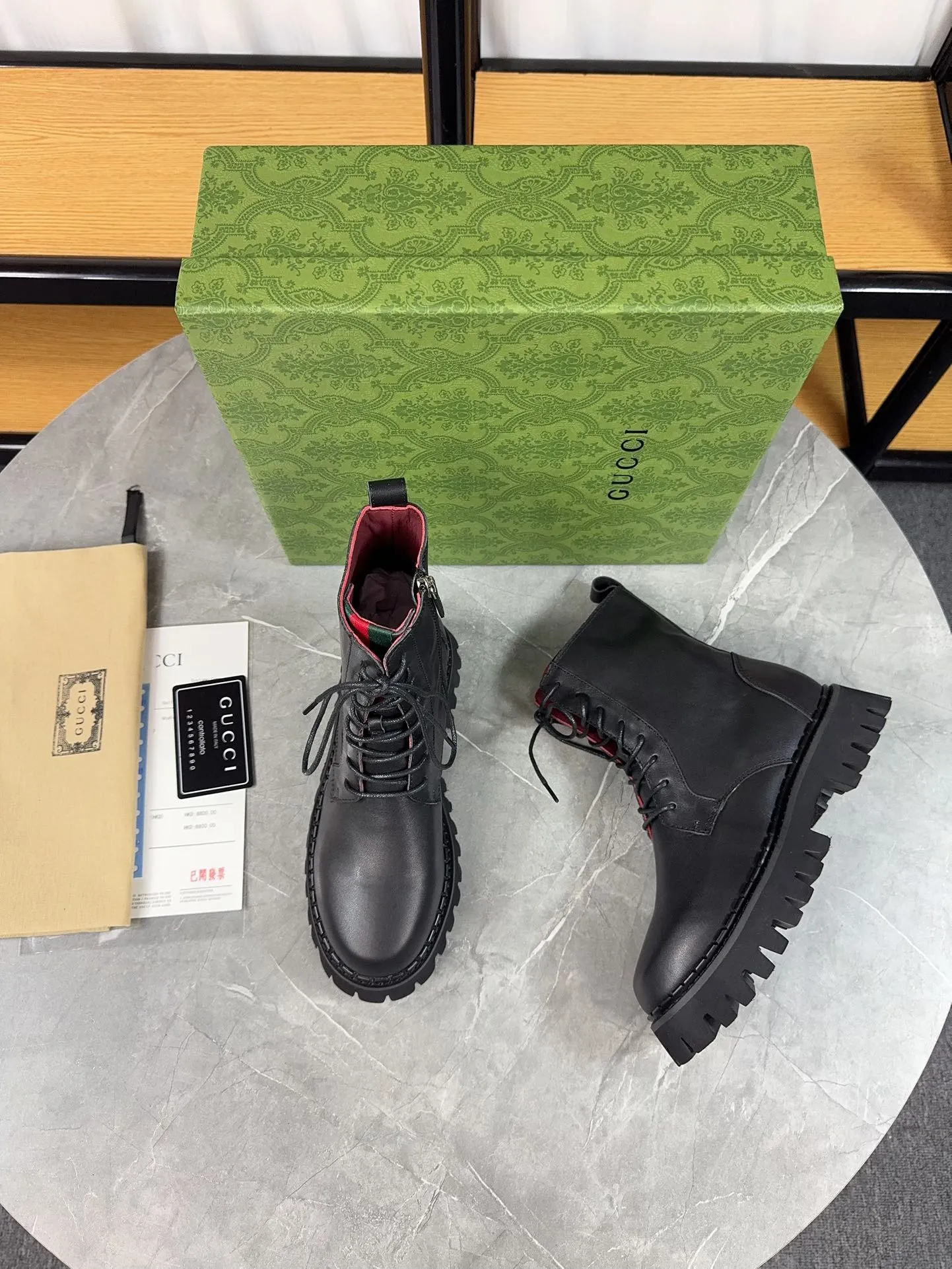 Men's shoes 💰640💰 New model from Gucci, double GG groove thick-soled loafers. The original version is made 1:1. Super beautiful quality, classic model at the counter. ❶Upper: original open-edge beaded cowhide ❷Inner lining: water-dyed cowhide ❸Feet: water-dyed cowhide ❹Outsole: ultra-light original sole ❺Thick sole heightening: 3.5cn ❻Packing: original packaging ❼Number: 35-42 (41 41 customized, non-refundable) Men's model: 38-46 (45, 46 customized, non-returnable)